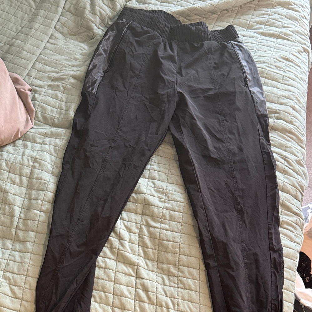 Woman’s Black Jogger Pants